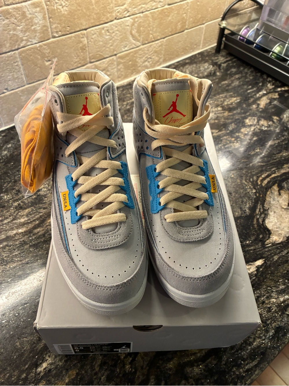 Union LA x Air Jordan 2 Retro SP Grey Fog Siren Red DN3802-001 Women's 8 / Men's